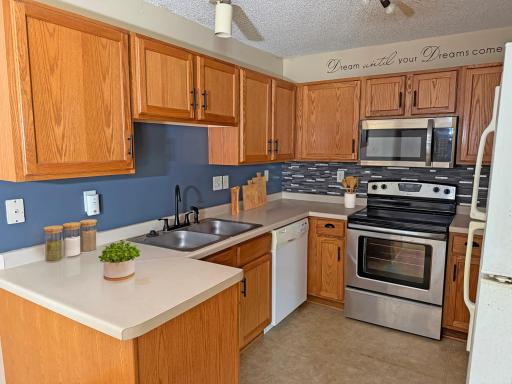 913 Serenity Circle, Norwood Young America, MN 55397