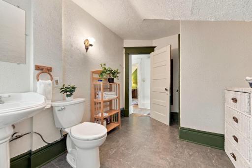1144 Cook Avenue E, Saint Paul, MN 55106