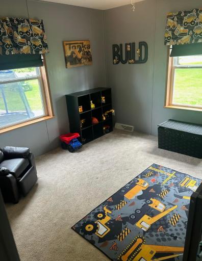 28529 825th Avenue, Hollandale, MN 56045
