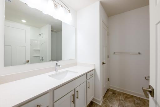 5180 Long Pointe Bay, Woodbury, MN 55129