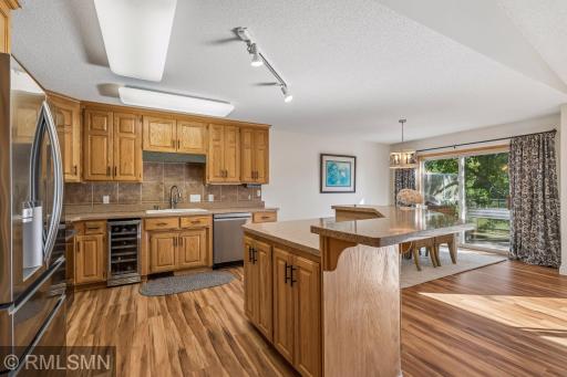 Kitchen with large island