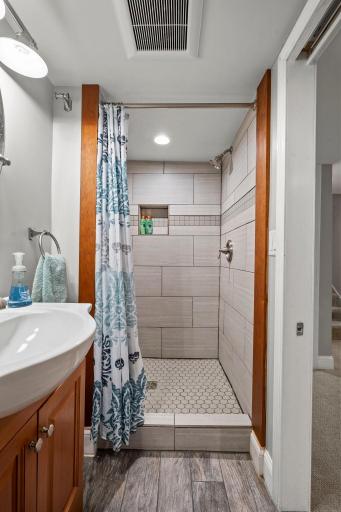 2704 Garfield Street NE, Minneapolis, MN 55418