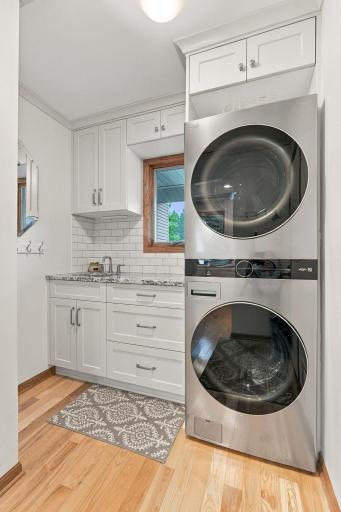 49-web-or-mls-4760 Larson Rd Interiors-22.jpg
