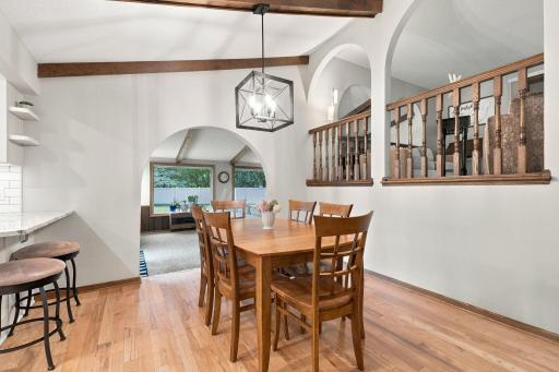 34-web-or-mls-4760 Larson Rd Interiors-7.jpg