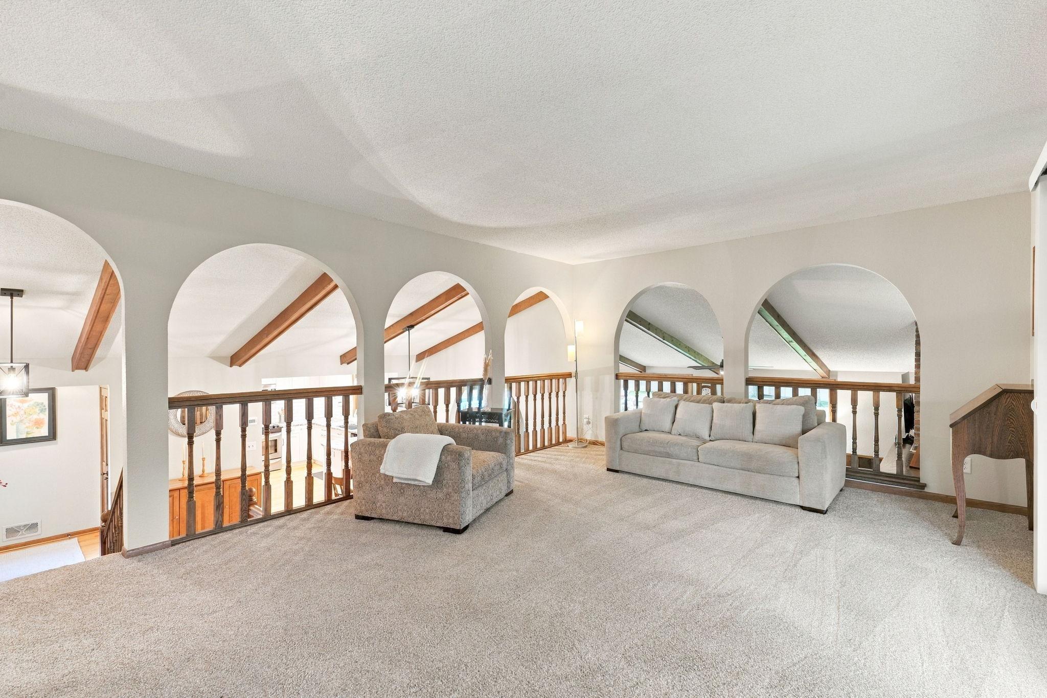 43-web-or-mls-4760 Larson Rd Interiors-16.jpg