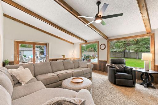 39-web-or-mls-4760 Larson Rd Interiors-12.jpg