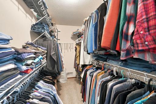 54-web-or-mls-4760 Larson Rd Interiors-27.jpg