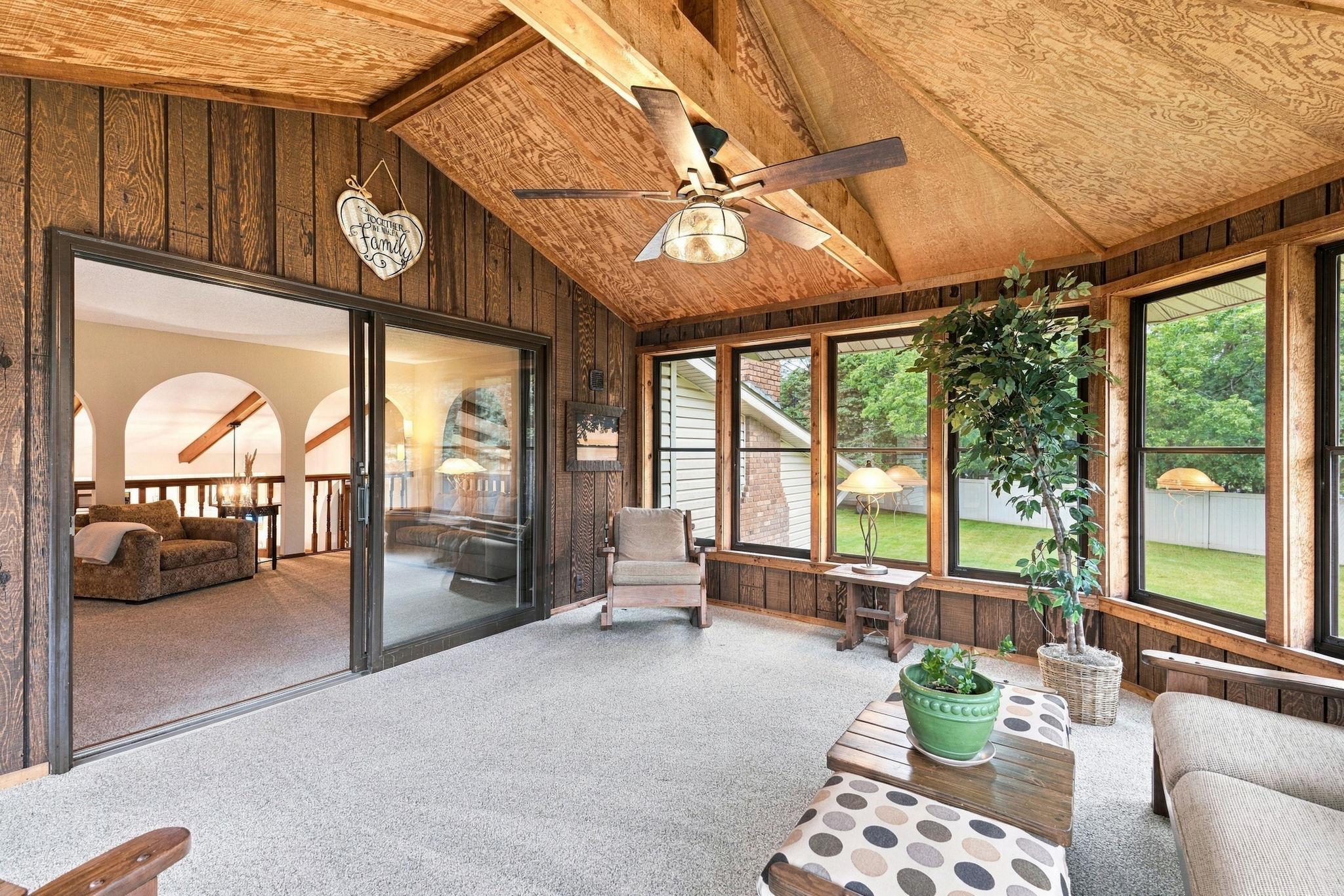47-web-or-mls-4760 Larson Rd Interiors-20.jpg