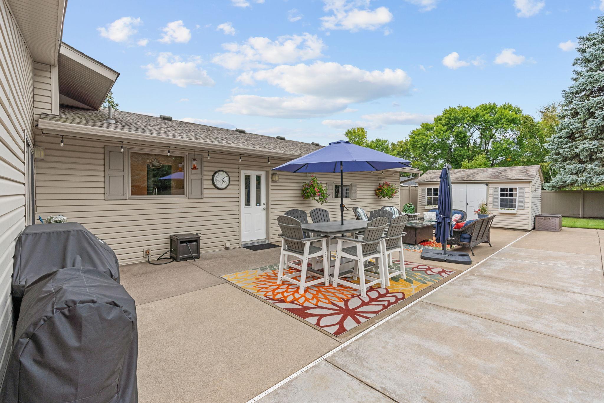 15-web-or-mls-4760 Larson Rd-14.jpg