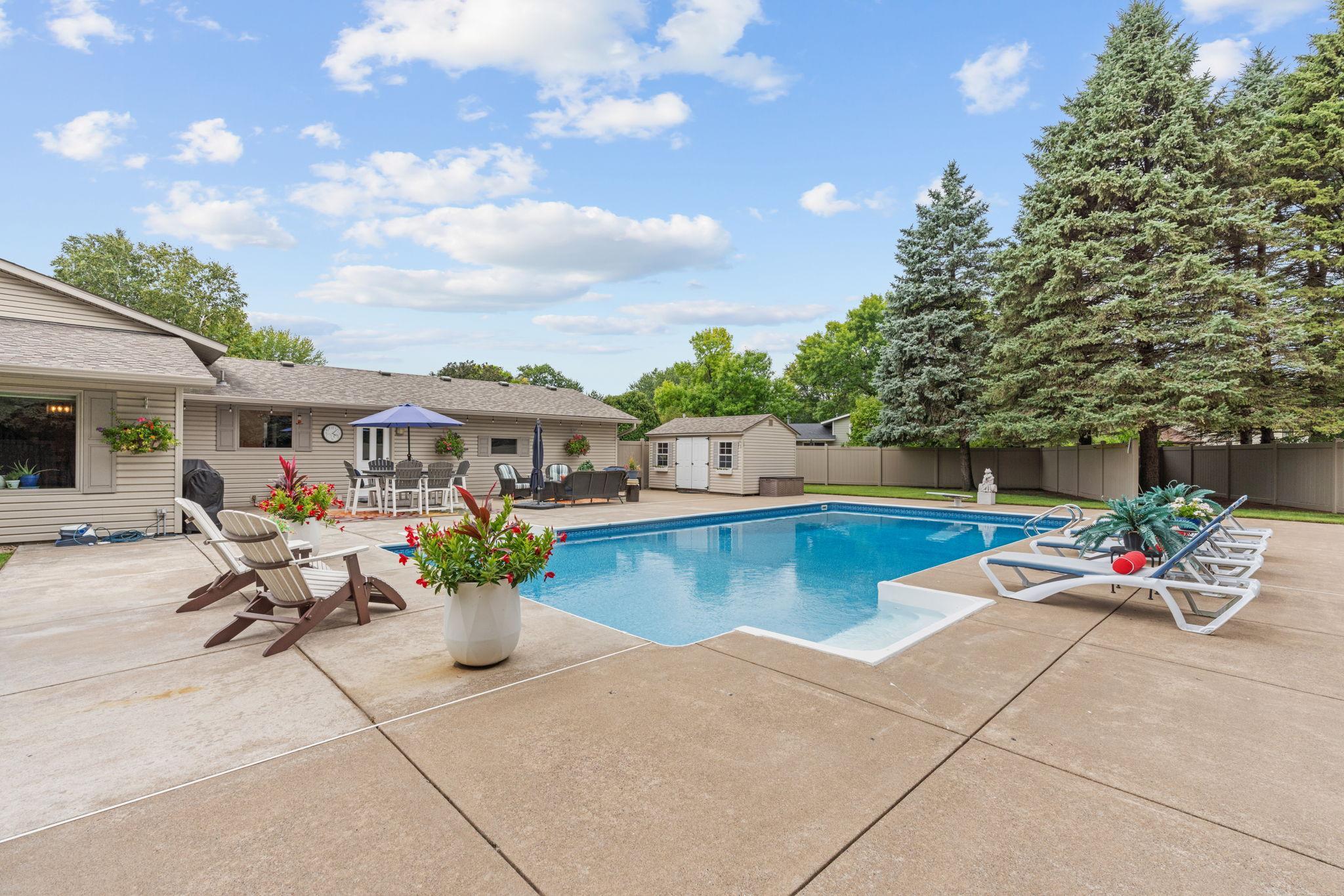 12-web-or-mls-4760 Larson Rd-11.jpg