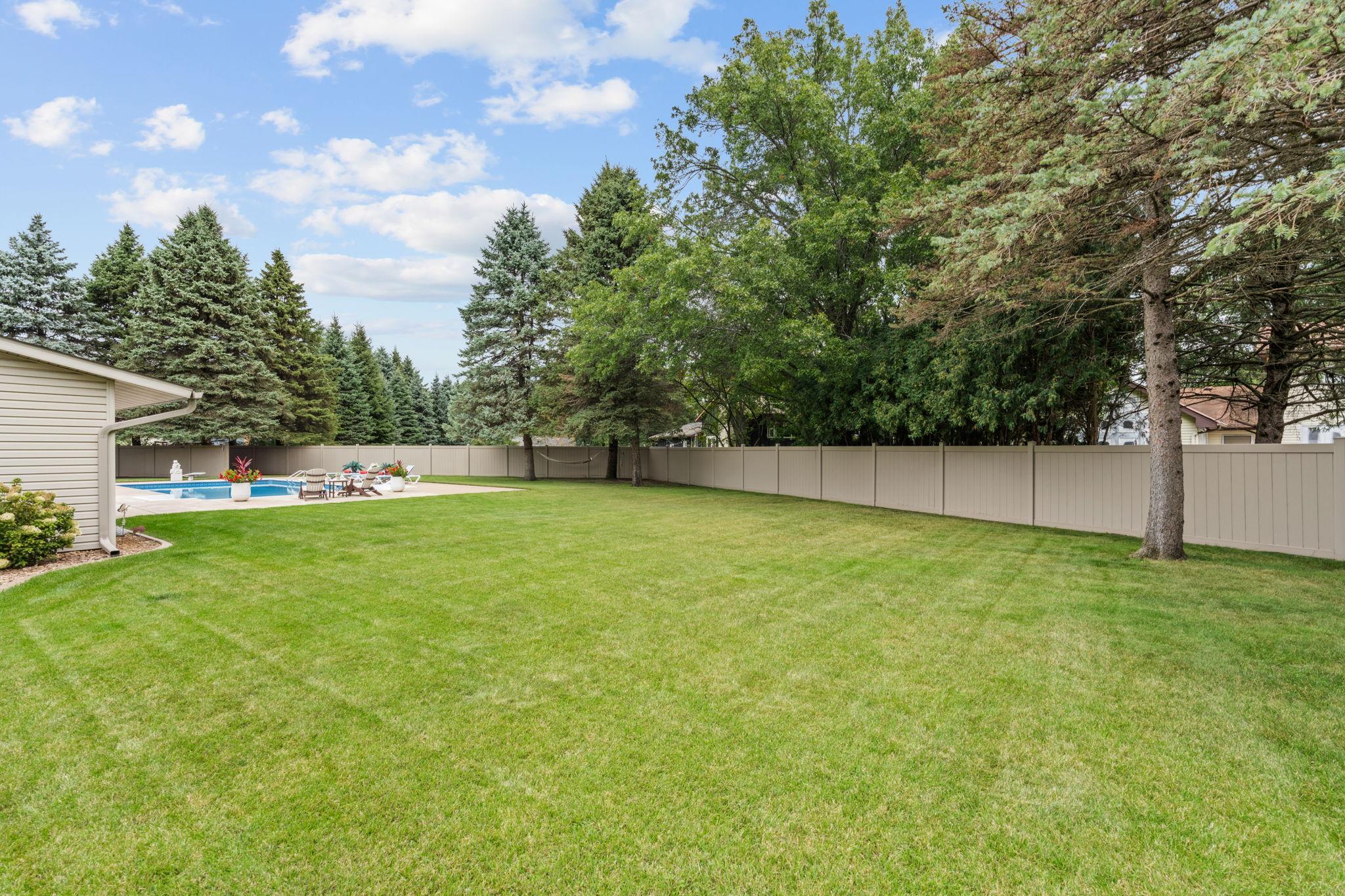 14-web-or-mls-4760 Larson Rd-13.jpg