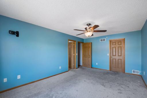 18 BR 1 Primary 03 4887 Bivens Ct - 0029.jpg