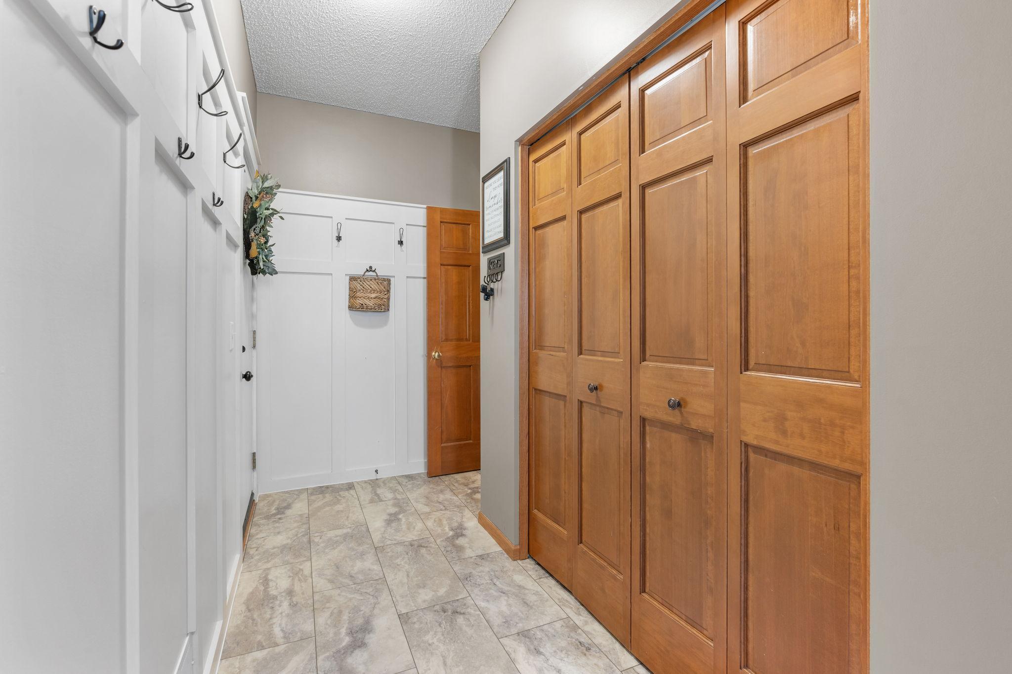 48-web-or-mls-746 Riesgraf Rd-48.jpg