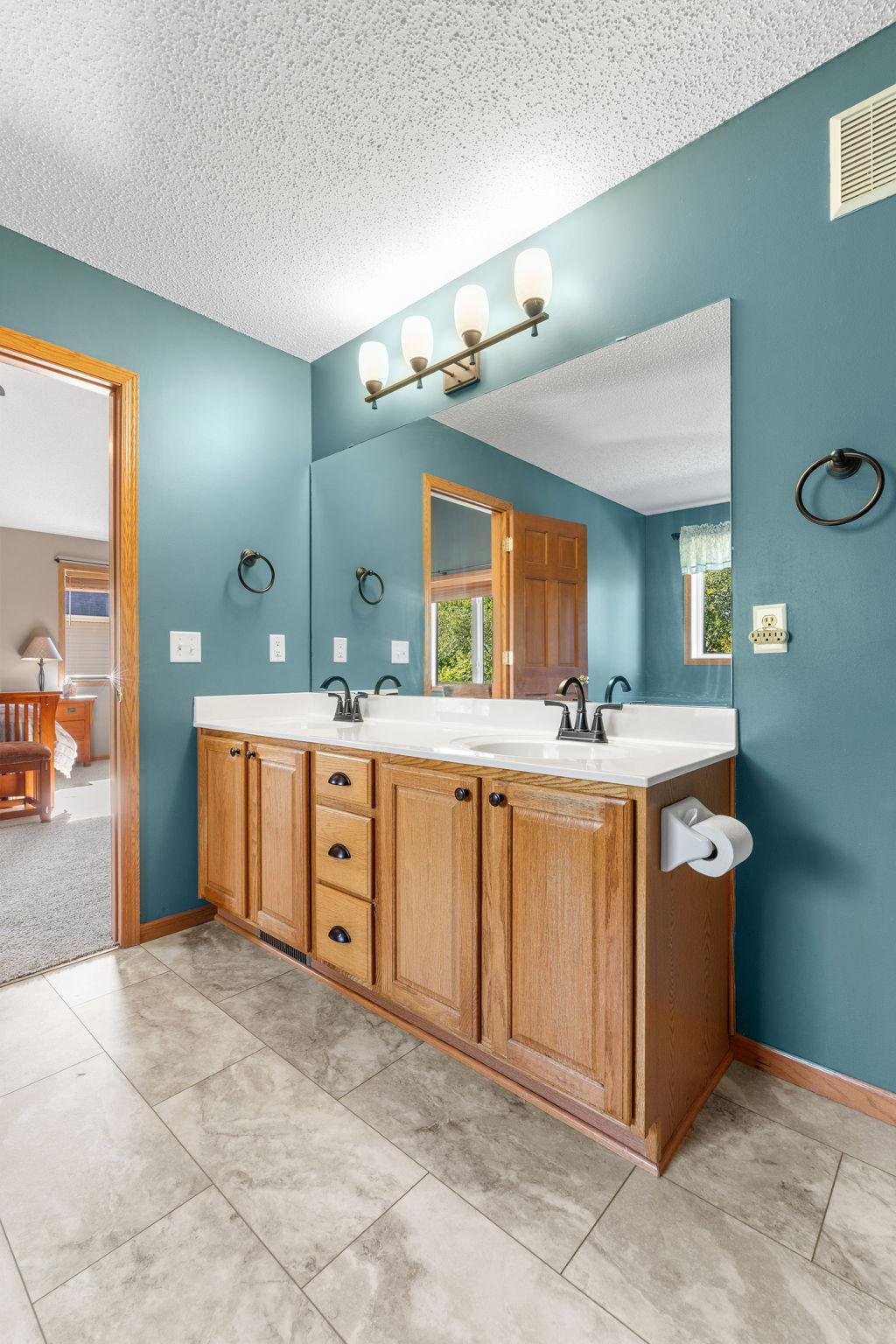 55-web-or-mls-746 Riesgraf Rd-55.jpg