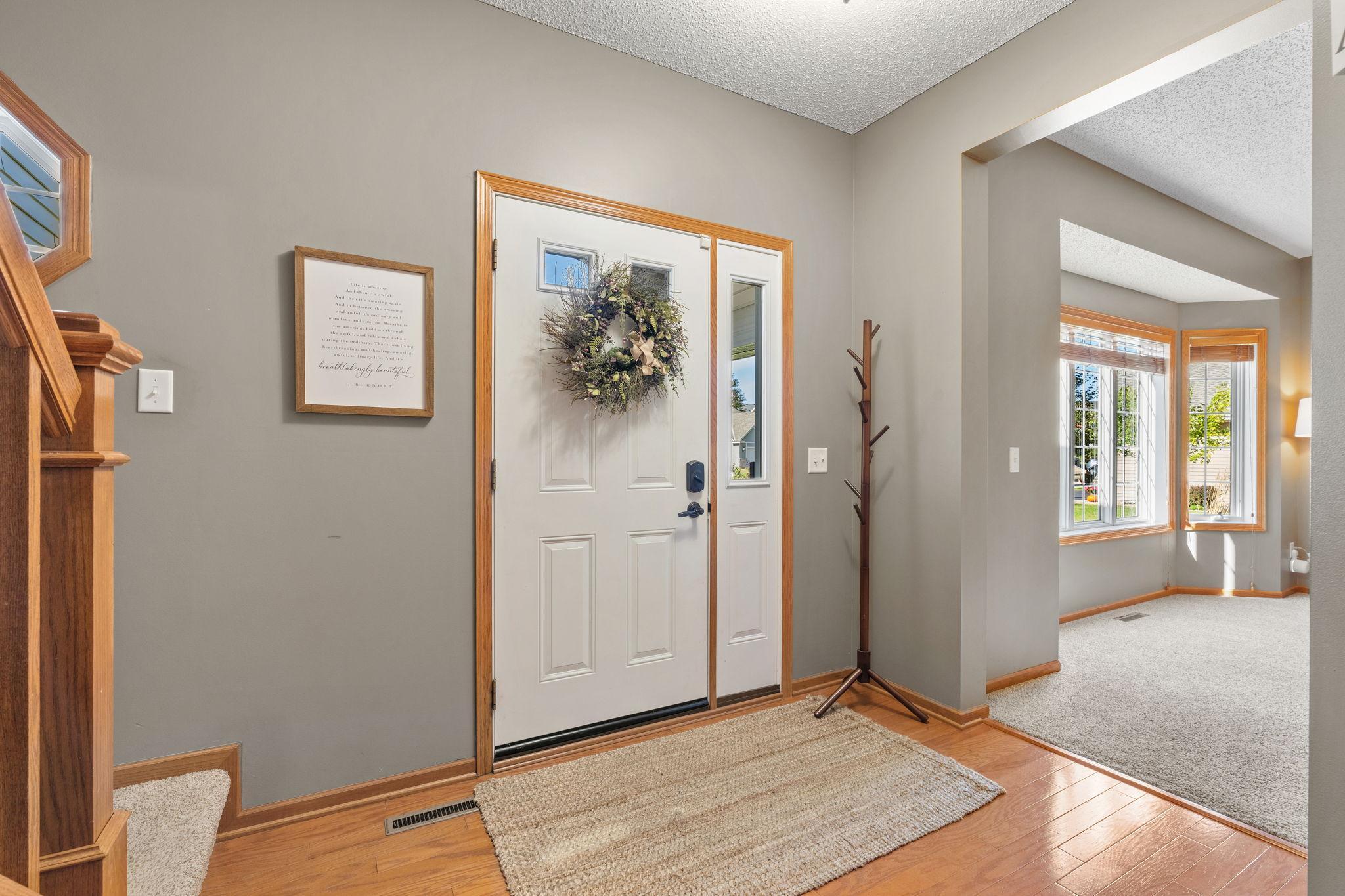 18-web-or-mls-746 Riesgraf Rd-18.jpg
