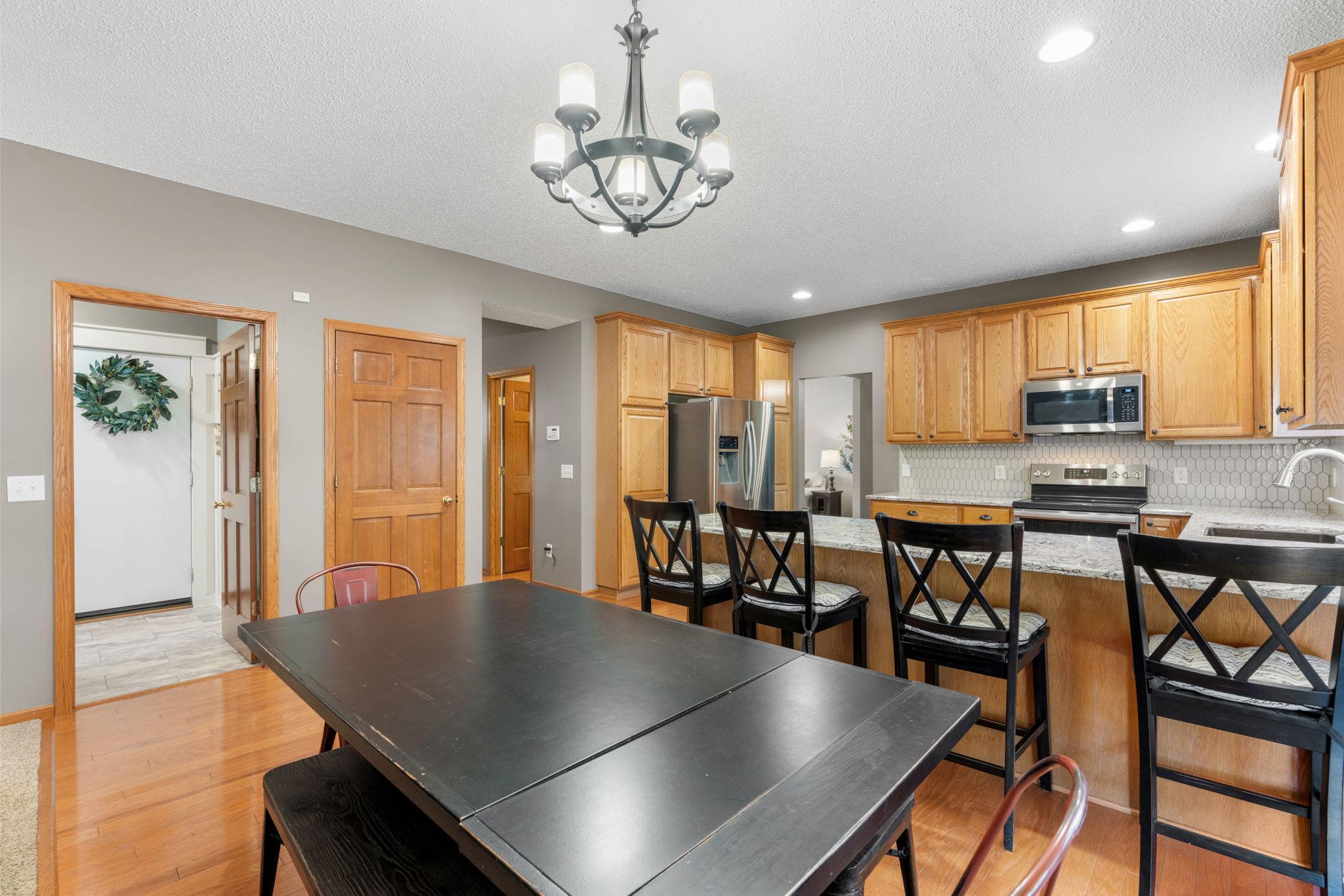 31-web-or-mls-746 Riesgraf Rd-31.jpg