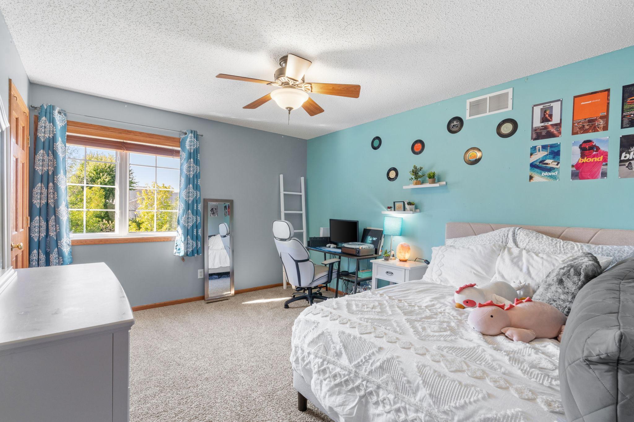 56-web-or-mls-746 Riesgraf Rd-56.jpg