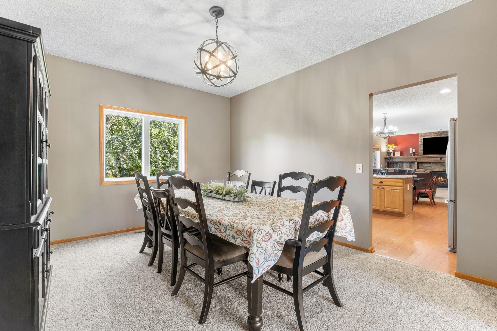 23-web-or-mls-746 Riesgraf Rd-23.jpg