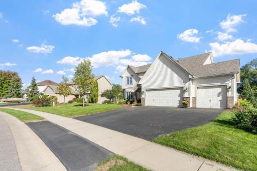 746 Riesgraf Road, Carver, MN 55315