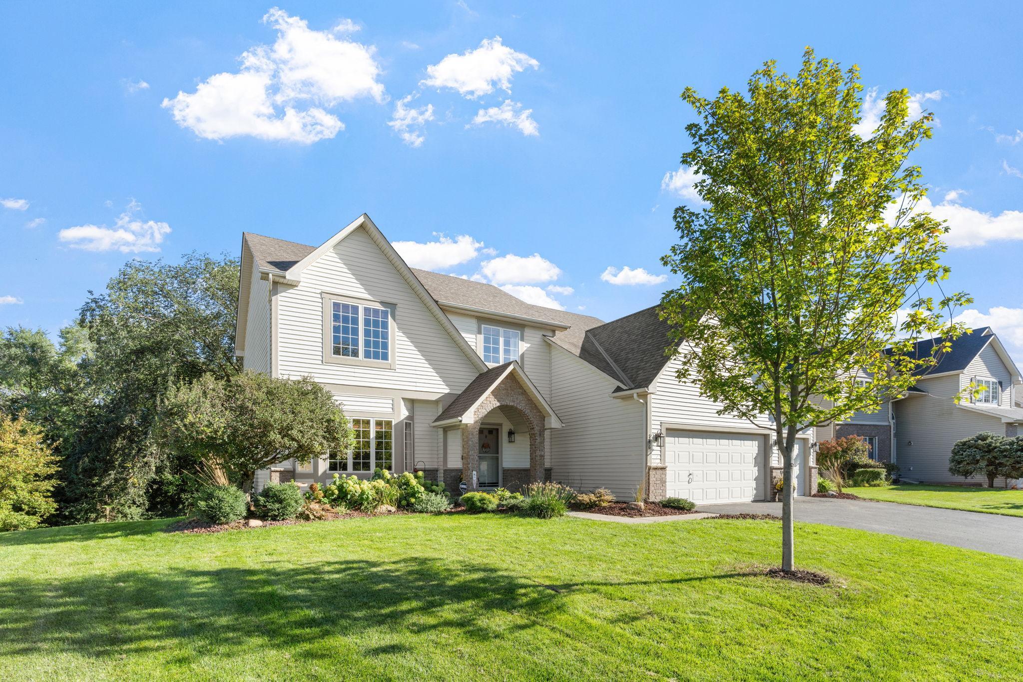 3-web-or-mls-746 Riesgraf Rd-3.jpg