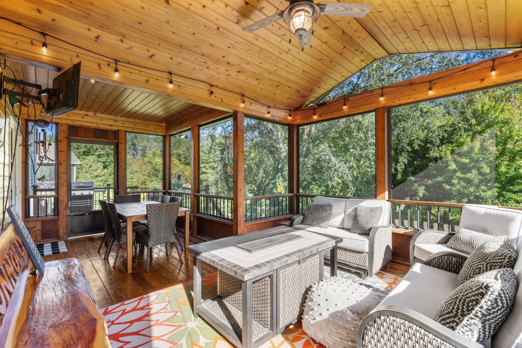 40-web-or-mls-746 Riesgraf Rd-40.jpg