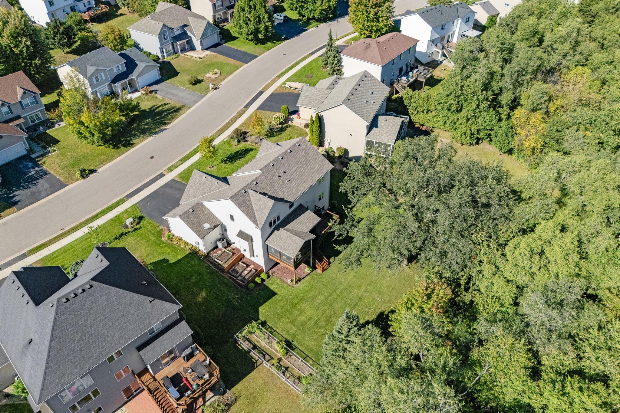 16-web-or-mls-746 Riesgraf Rd-16.jpg