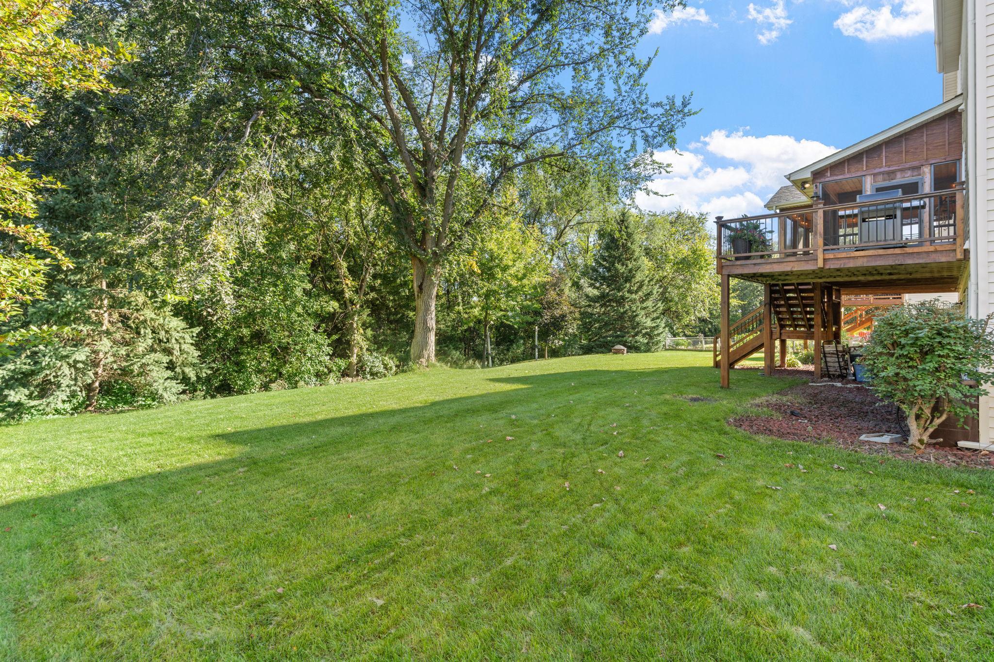 5-web-or-mls-746 Riesgraf Rd-5.jpg