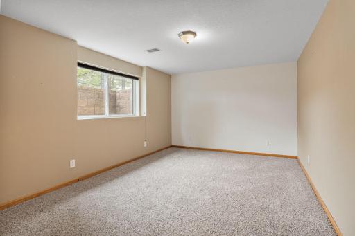 910 Lee Street NE, Owatonna, MN 55060