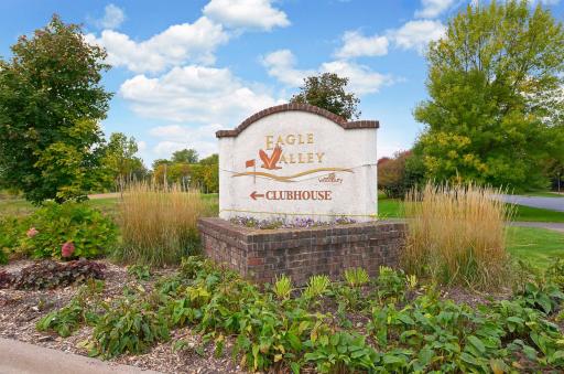 10381 Lancaster Cove, Woodbury, MN 55129