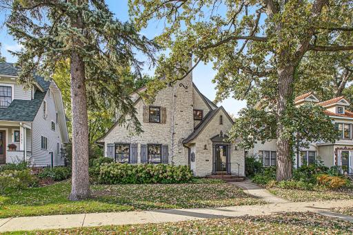2188 Goodrich Avenue, Saint Paul, MN 55105