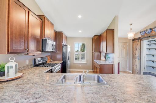 8710Photography-Web-Friendly-15174-Emory-Circle-Apple-Valley-MN-55124-11.jpg