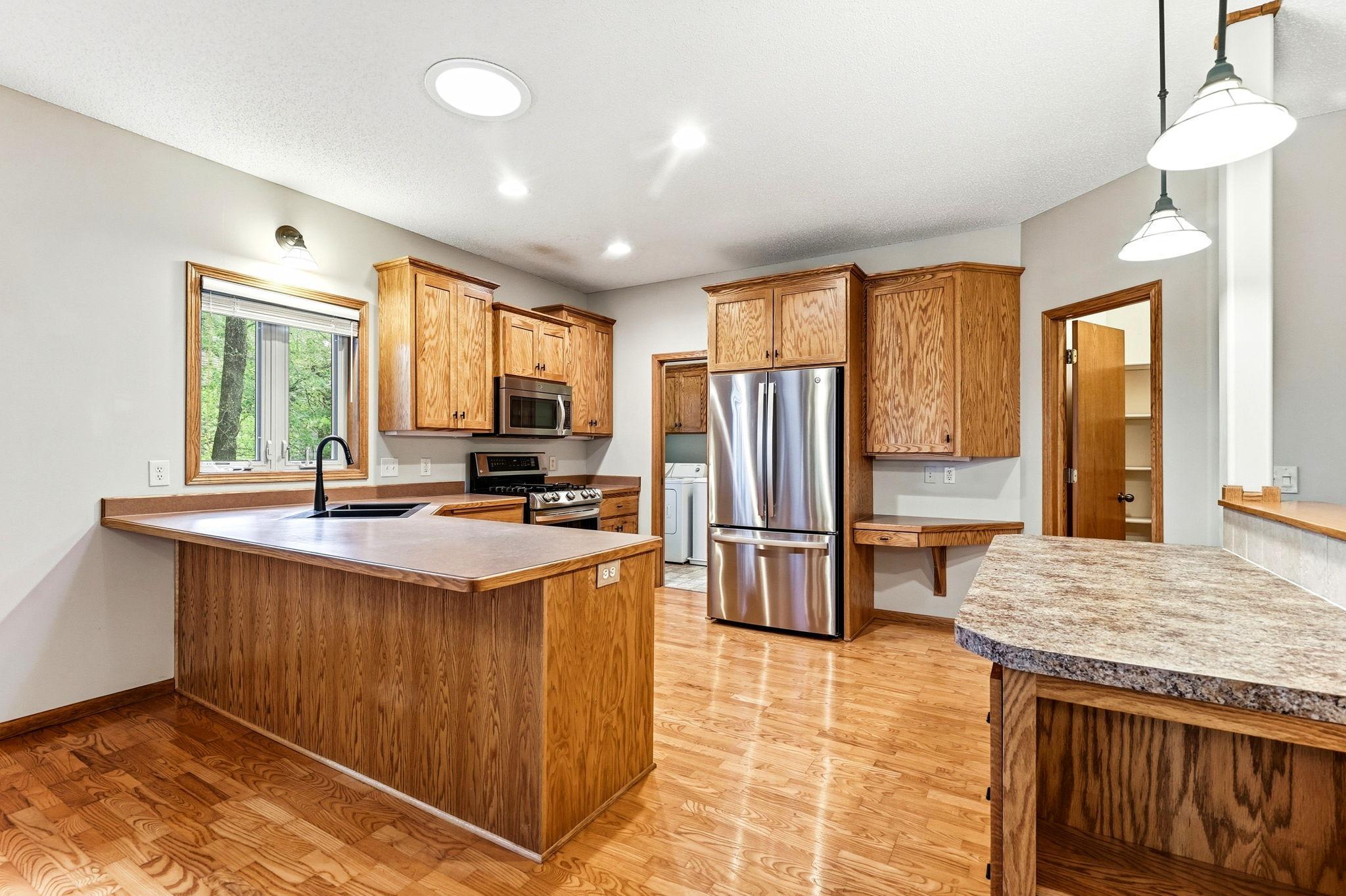 Roomy, Efficient Kitchen!