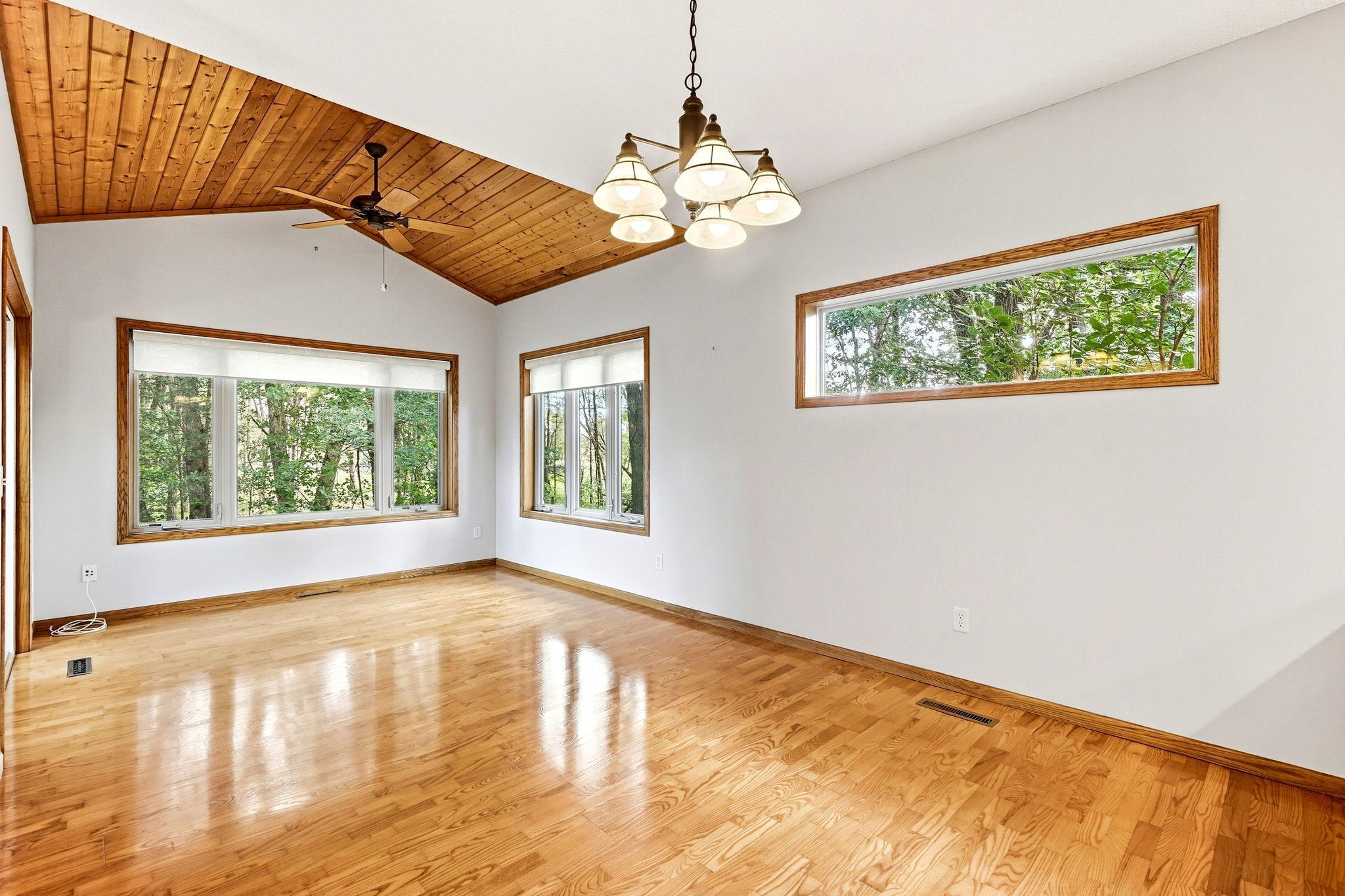 Sunroom/Family Room!