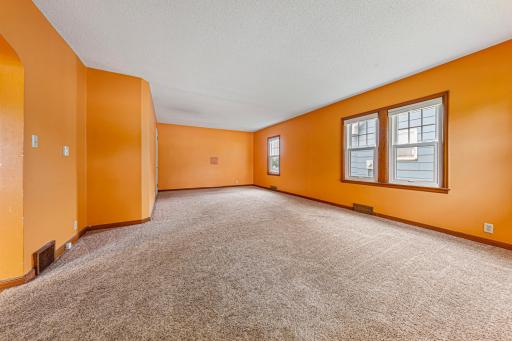 613 S Broadway Street, New Ulm, MN 56073