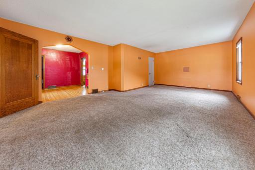 613 S Broadway Street, New Ulm, MN 56073