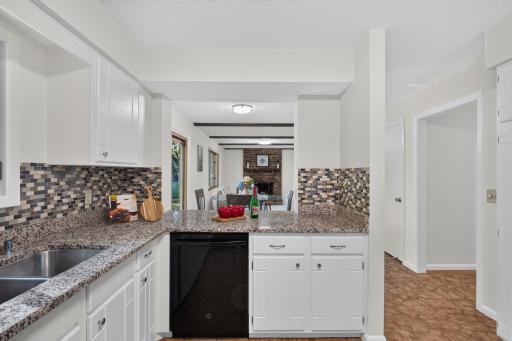 9829 105th Avenue N, Maple Grove, MN 55369