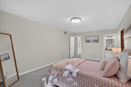 9829 105th Avenue N, Maple Grove, MN 55369