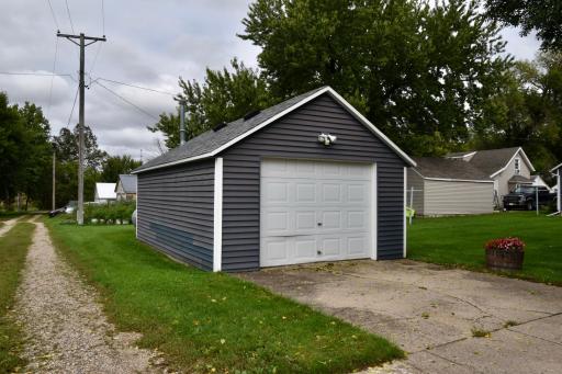 1069 Pine Street, Ocheyedan, IA 51354