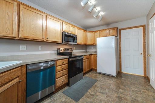 8334 Delaney Drive, Inver Grove Heights, MN 55076