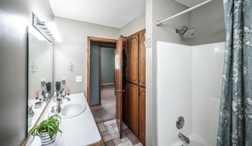 13540 Fiona Avenue N, Hugo, MN 55038