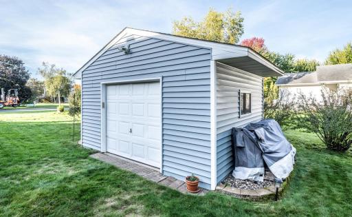 13540 Fiona Avenue N, Hugo, MN 55038