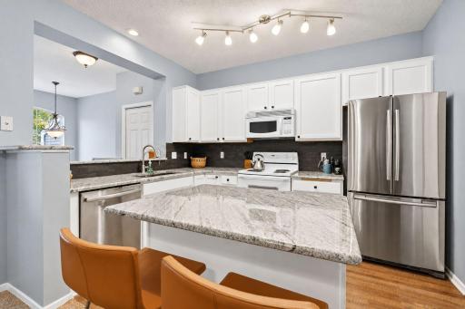 916 Trenton Lane N, Plymouth, MN 55441