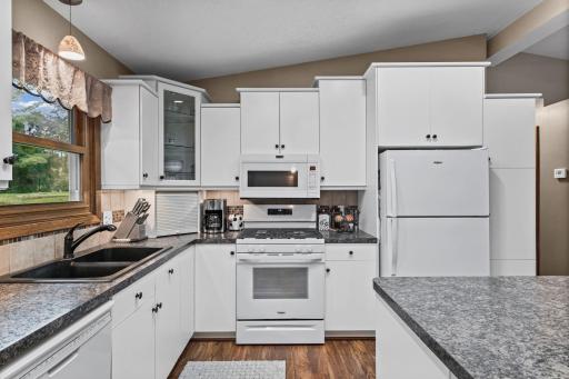 1142 Parkview Lane, Eagan, MN 55123