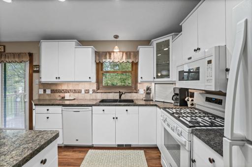 1142 Parkview Lane, Eagan, MN 55123