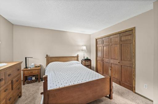 1142 Parkview Lane, Eagan, MN 55123