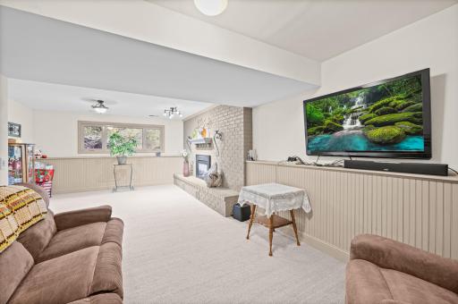 1142 Parkview Lane, Eagan, MN 55123