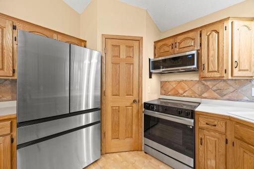 38308 Golden Oaks Trail, North Branch, MN 55056