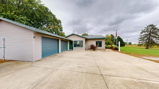 54732 110th Street, Wells, MN 56097