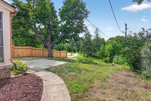 1100 Montana Avenue W, Saint Paul, MN 55108