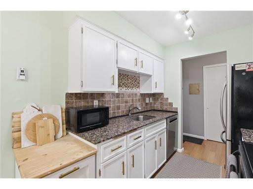 908 9th Avenue S, 7, Hopkins, MN 55343